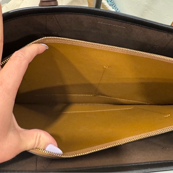 Tory Burch Perry Gingham Triple-Compartment Tote Bag - Picture 8 of 8